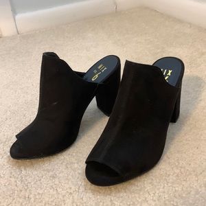 Mix 6 black heels worn once!